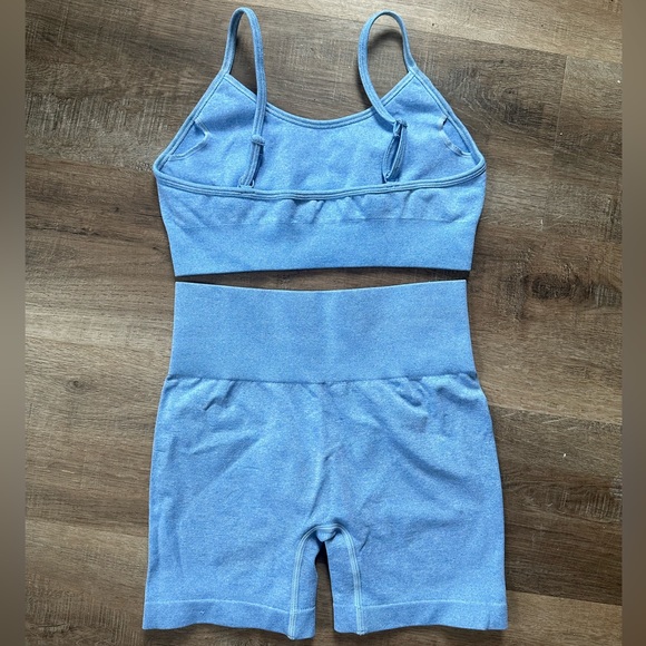 Amazon matching biker shorts and sports bra set - Picture 2 of 4